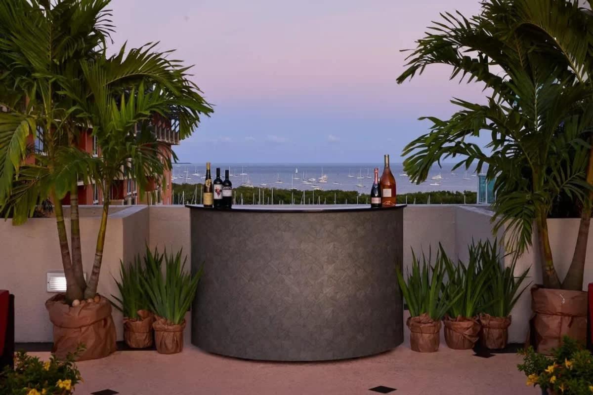 Mvr-your Wellness Oasis In Coconut Grove Miami